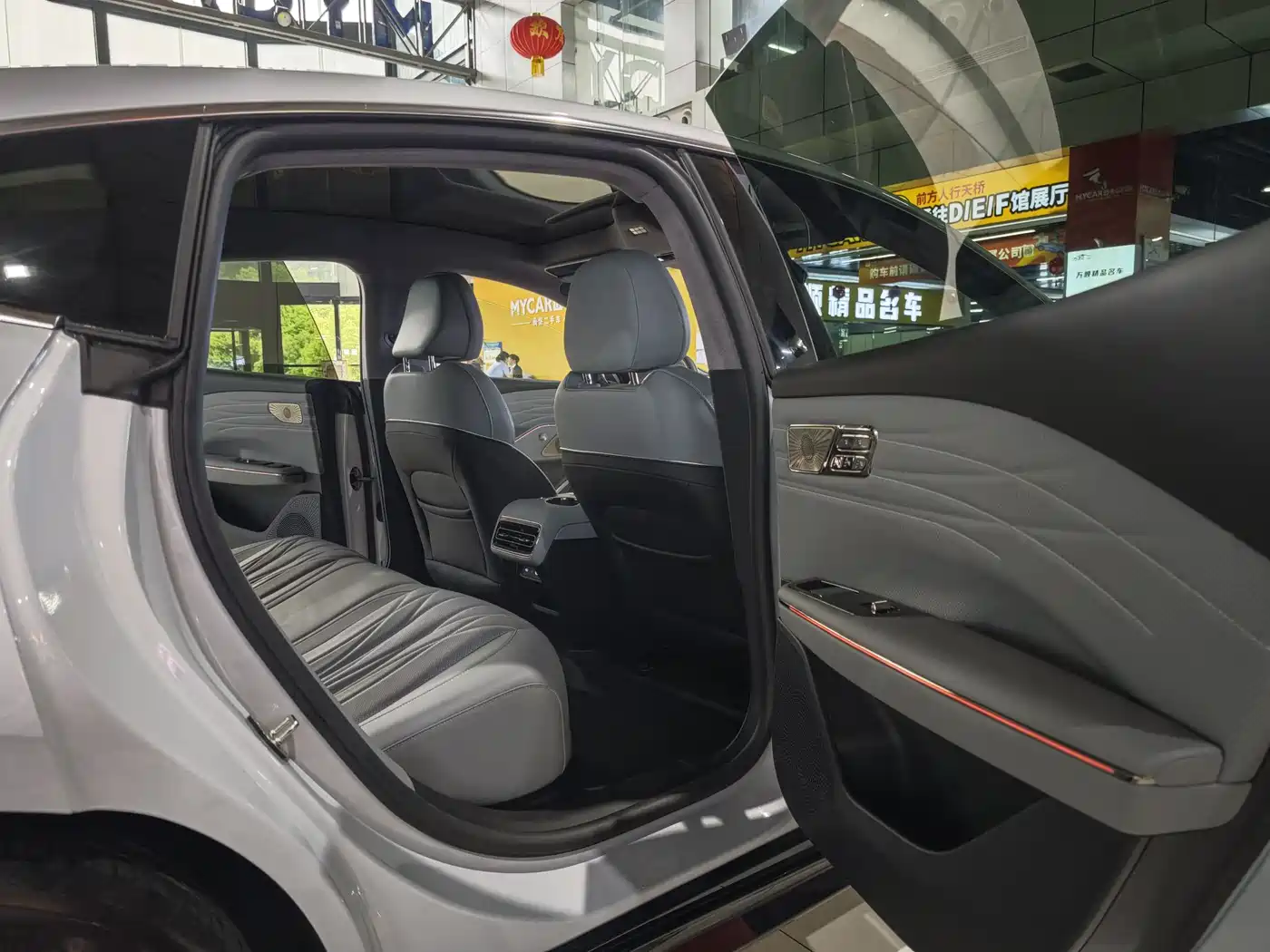 Geely Galaxy Galaxy E8 2025 700km Long Voyage Smart Drive Edition фото 9