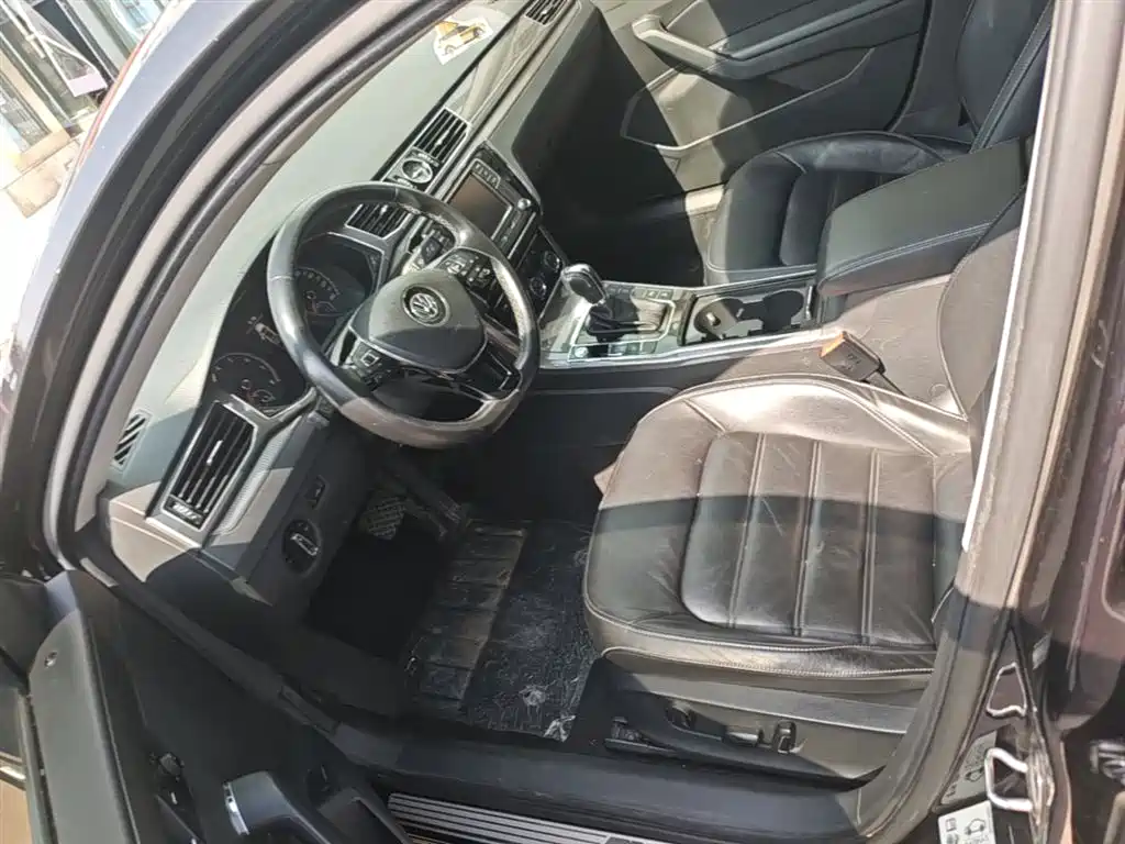 Volkswagen Passat 2017 330TSI DSG Prestige фото 15