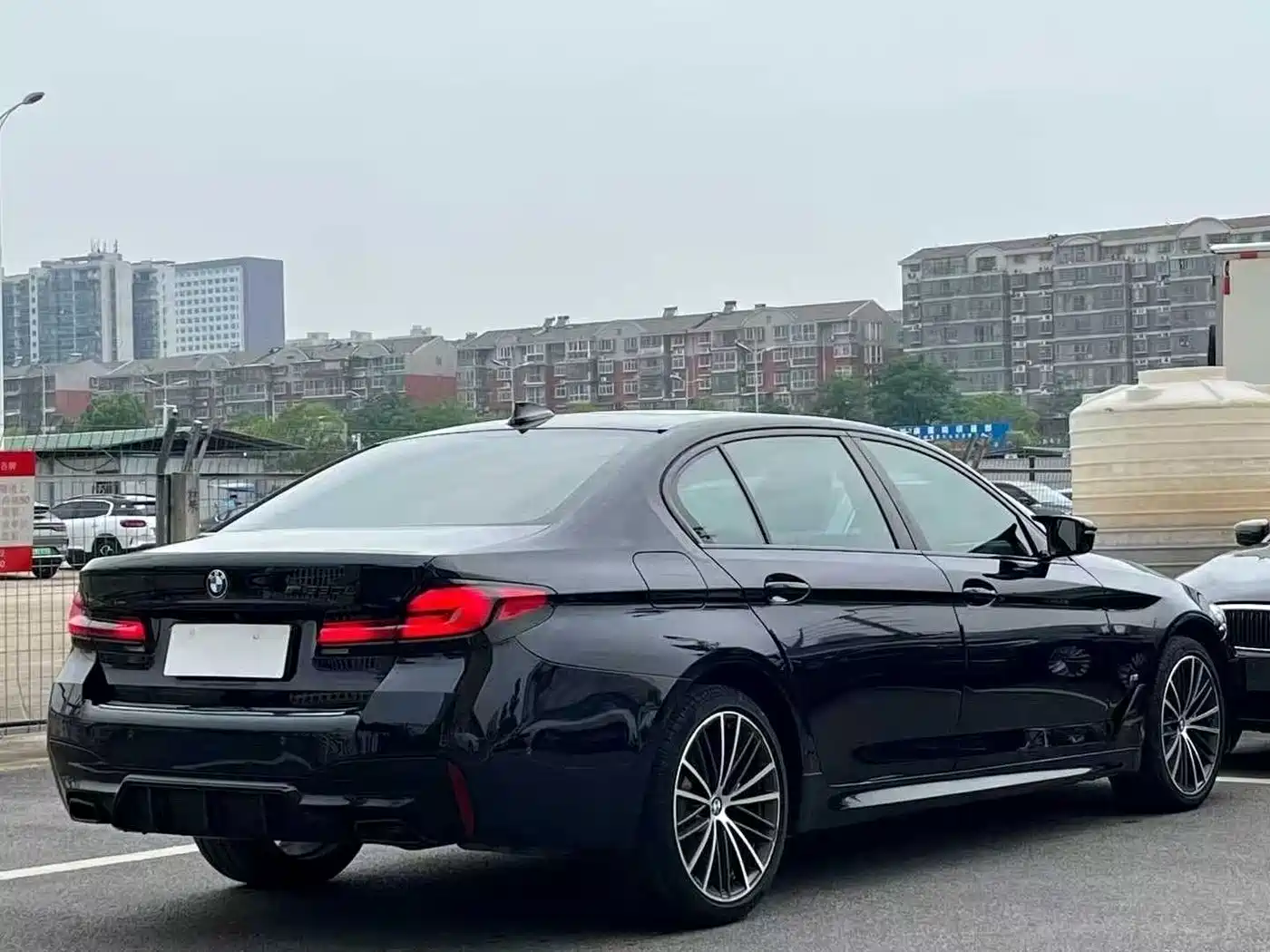 BMW 5 Series 2021 530Li Leading M Sport Package фото 13