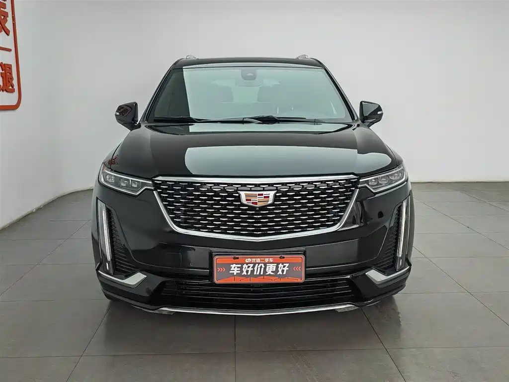 CADILLAC XT6