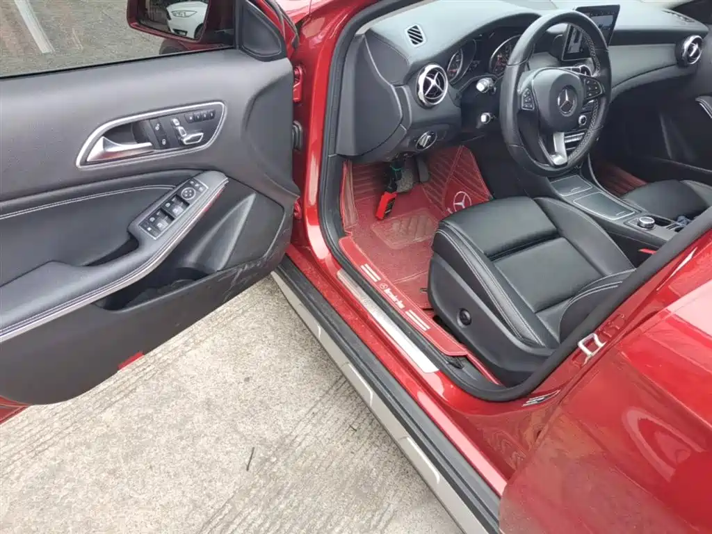 Mercedes-Benz GLA 2017 GLA 200 Fashion фото 16
