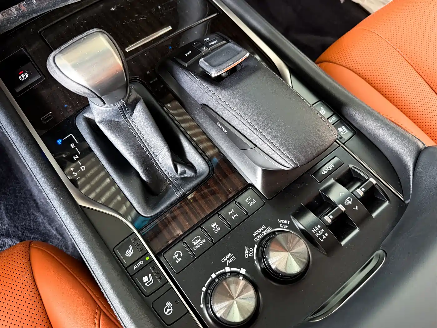 Lexus LX 2016 570 Luxury Premium Edition фото 13