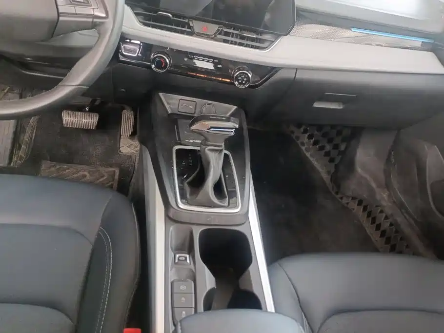Chevrolet Monza 2024 2024 1.5L Dual-Clutch Delight Edition
