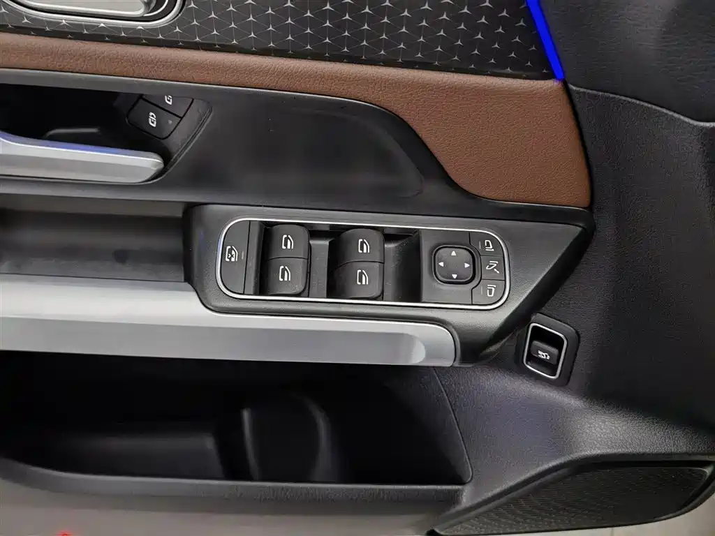 Mercedes-Benz GLB 2024 Facelift GLB 220 Dynamic фото 9