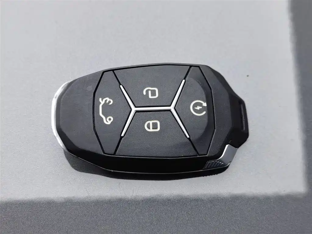 Lynk & Co 02 2020 1.5T DCT 2WD Shine Pro Edition фото 19