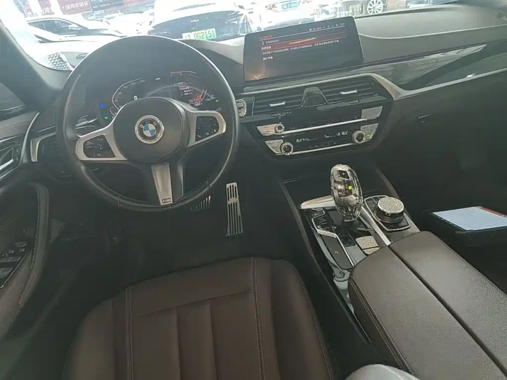 BMW 5 Series 2020 525Li M Sport Package фото 10