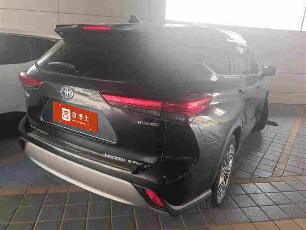 TOYOTA HIGHLANDER