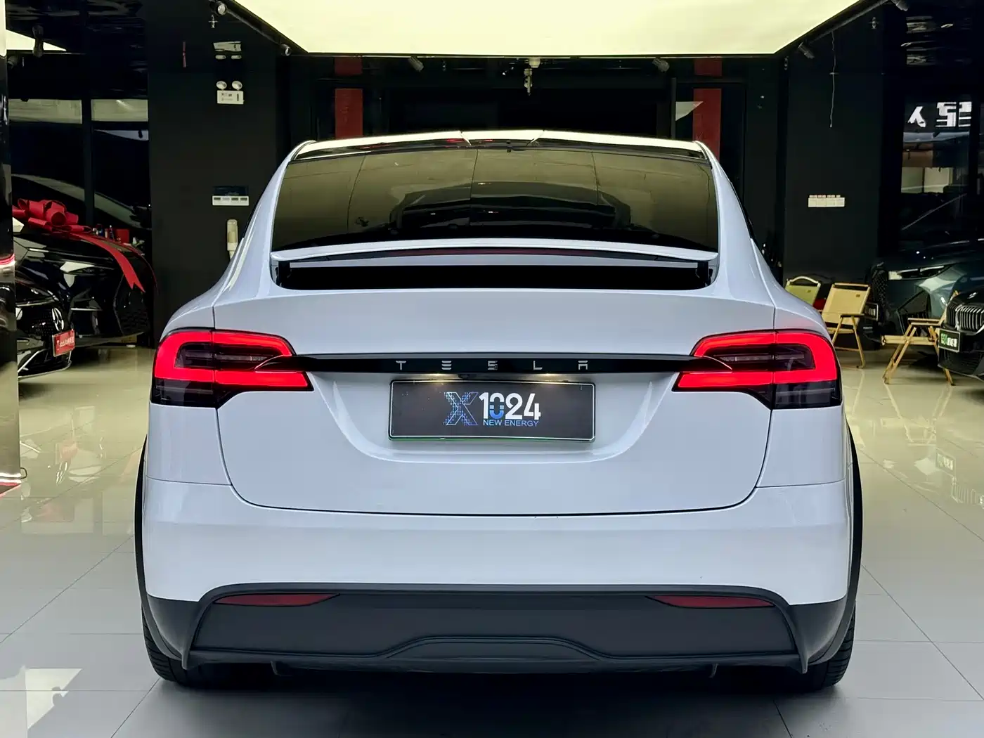 TESLA MODEL X