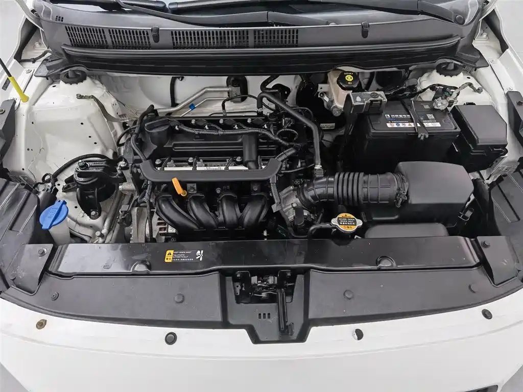 Hyundai Verna 2017 1.4L Manual Renewal Edition China VI фото 6
