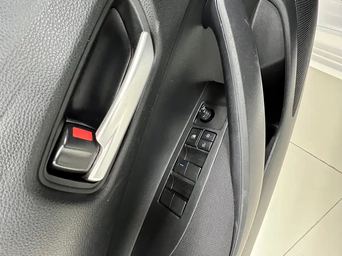 Toyota Corolla 2023 1.5L Pioneer Edition фото 13