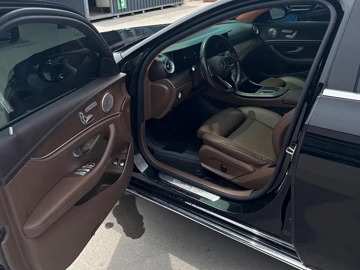 Mercedes-Benz E-Class New Energy 2022 Facelift E 350 e L Plug-in Hybrid Sport Sedan фото 3