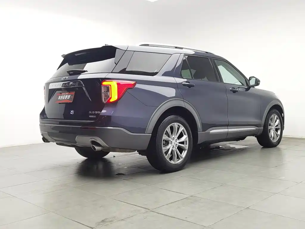 Фото 2 - Ford Explorer