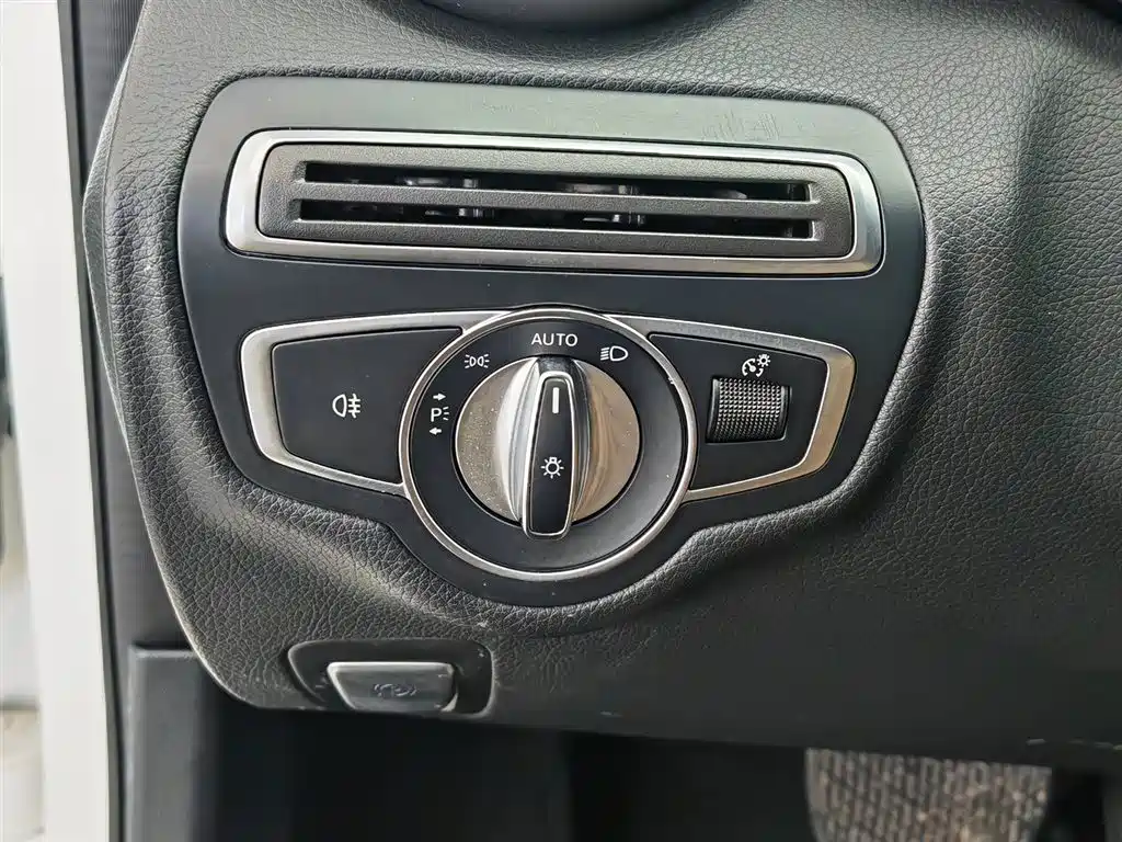 Mercedes-Benz C-Class (Import) 2017 Facelift C 200 Estate фото 21