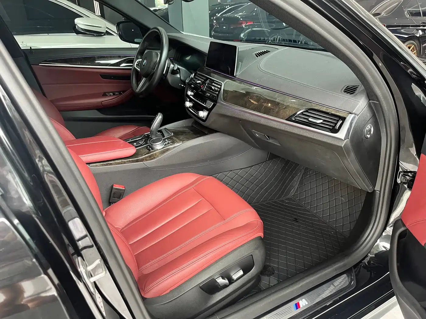 BMW 5 Series 2020 530Li Leading M Sport Package фото 5