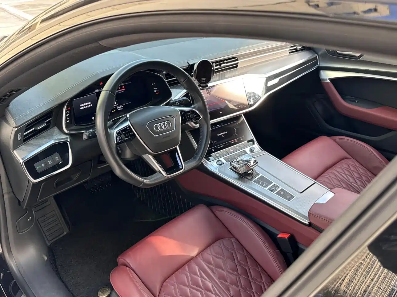 Audi A7L 2024 45 TFSI quattro S-line Black Warrior Edition фото 4