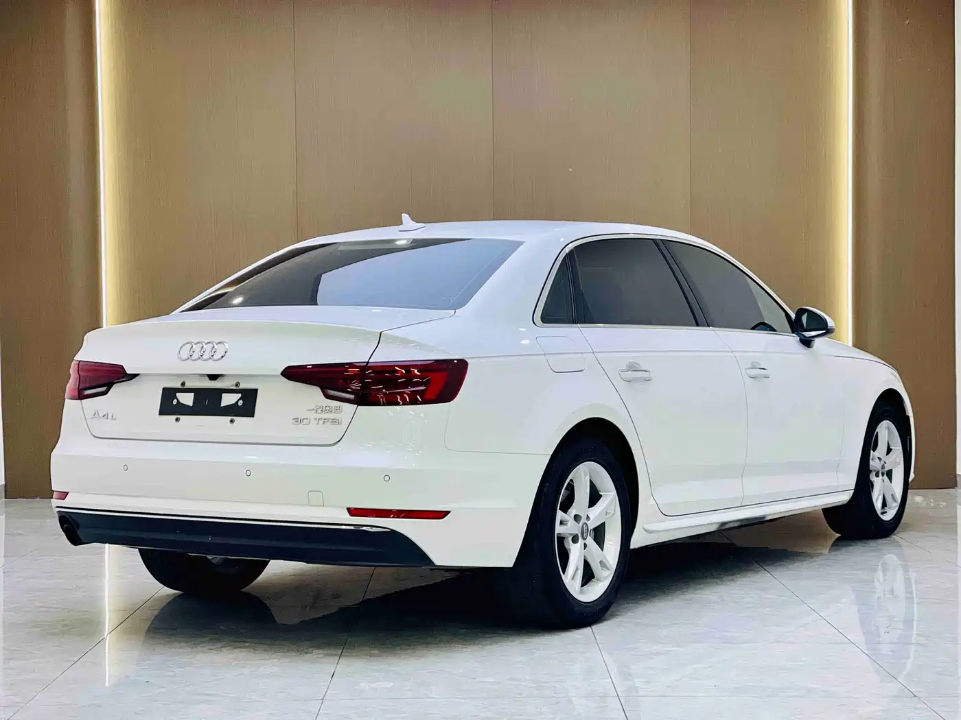 Audi A4L 2018 30th Anniversary 30 TFSI Progressive фото 3