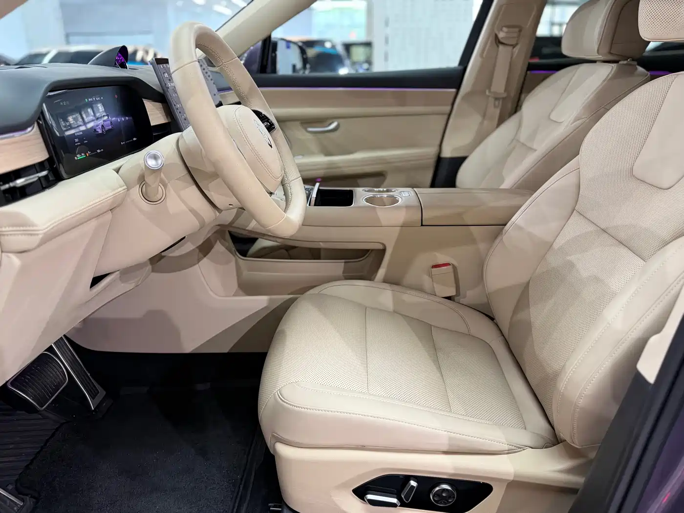 AITO Wenjie AITO M5 2025 Extended Range Ultra AWD фото 4