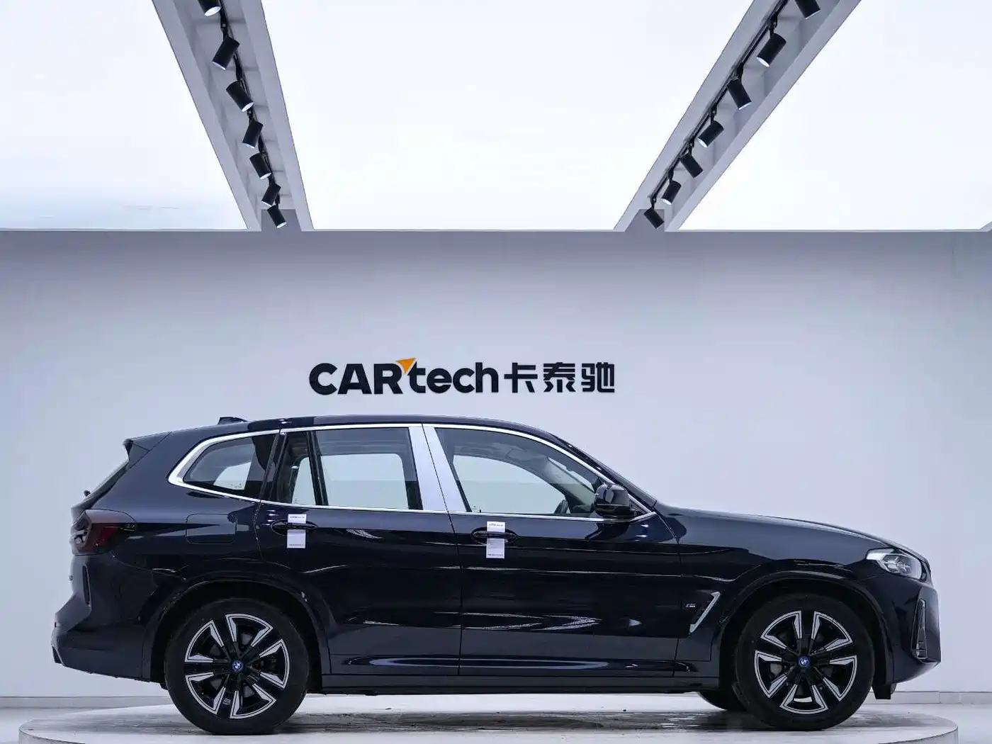 BMW iX3 2022 Facelift Leading Model фото 7