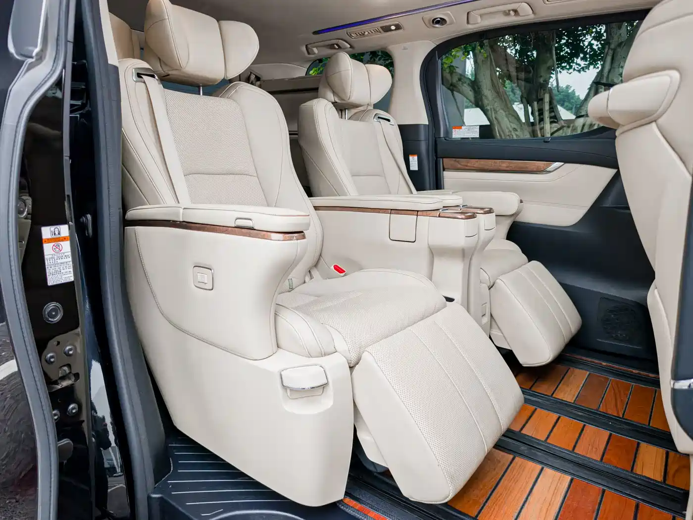 Toyota Alphard 2018 3.5L Premium фото 11