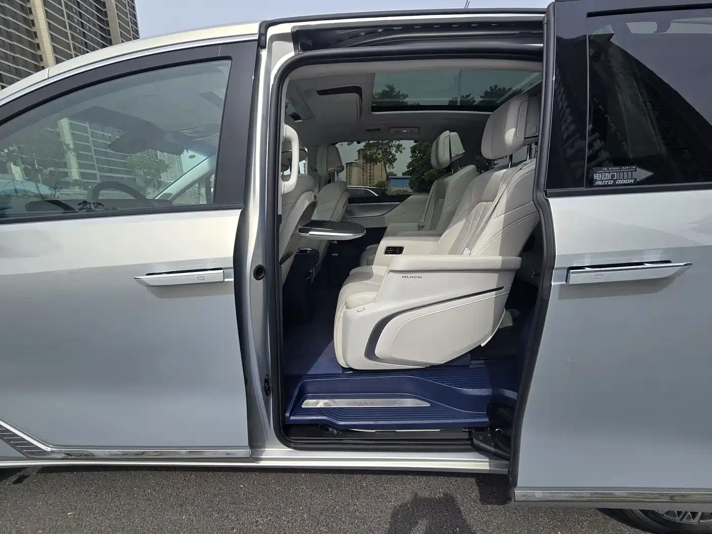 Buick GL8 New Energy 2024 Landglory Luxury Edition 7-Seater фото 5