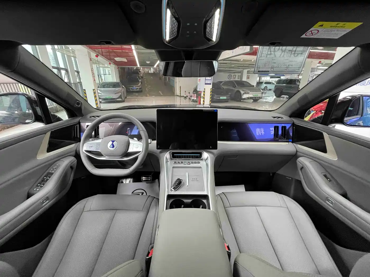 Denza N8L 2026 Model Prestige Edition фото 9