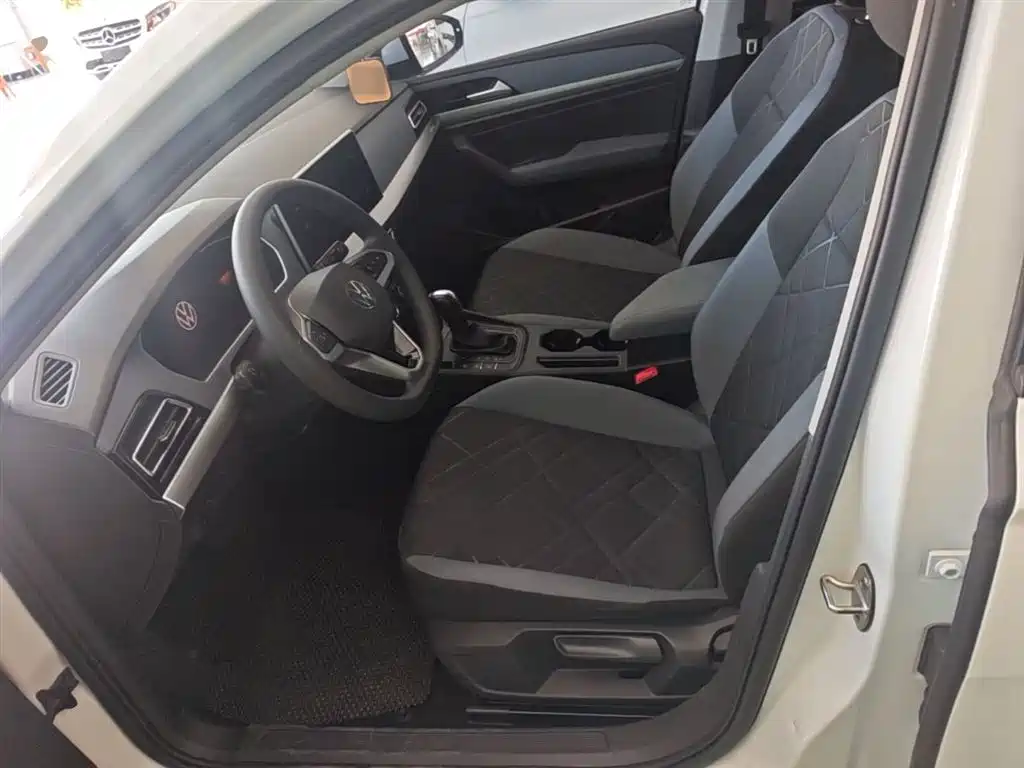 Volkswagen Lavida 2023 Facelift 1.5L Auto Comfort Edition фото 15