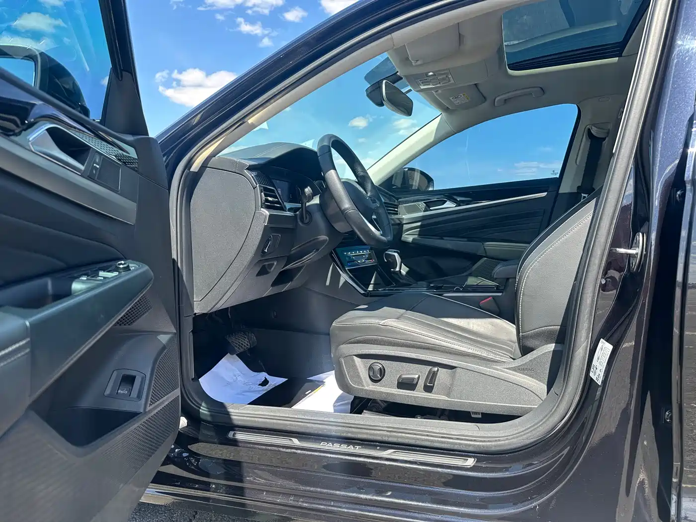Volkswagen Passat 2022 280TSI Elite Edition фото 7