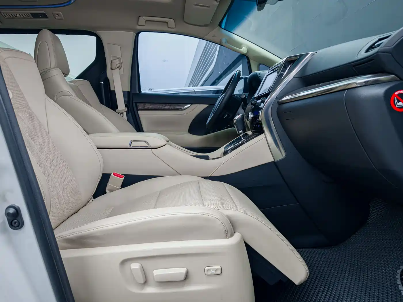 Toyota Alphard 2018 Facelift 3.5L Premium Edition фото 10