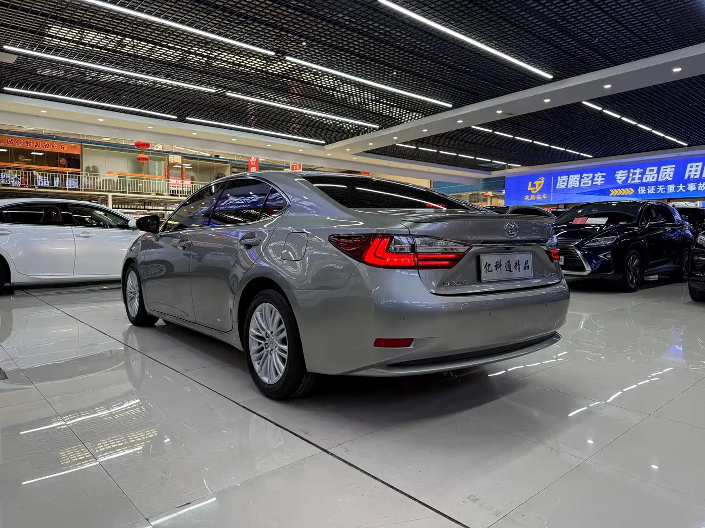 Lexus ES 2015 200 Elite Edition фото 5