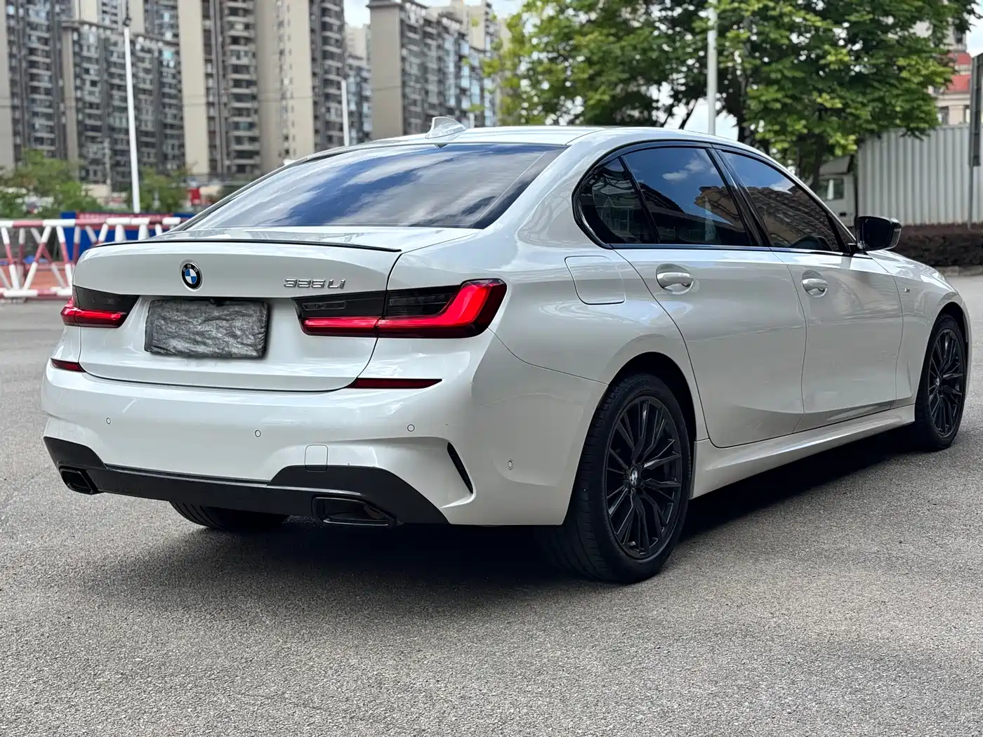 BMW 3 Series 2020 325Li M Sport Black Night Package фото 6