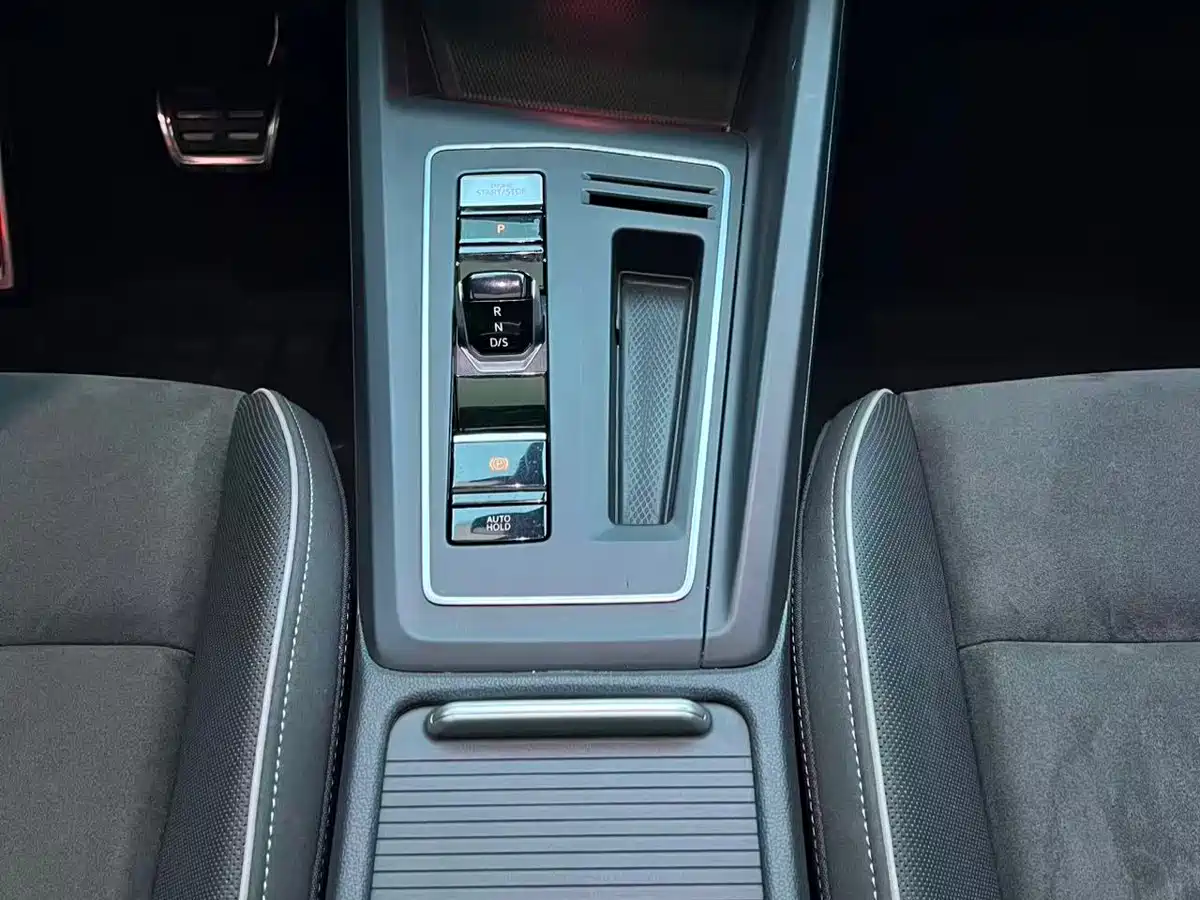 Volkswagen Golf 2021 280TSI DSG R-Line фото 11