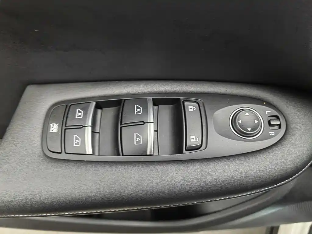Infiniti QX50 2022 2020 Facelift 2.0T 2WD Fashion Edition