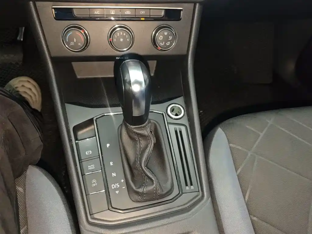 Volkswagen Lavida 2023 Facelift 1.5L Auto Comfort Edition фото 14