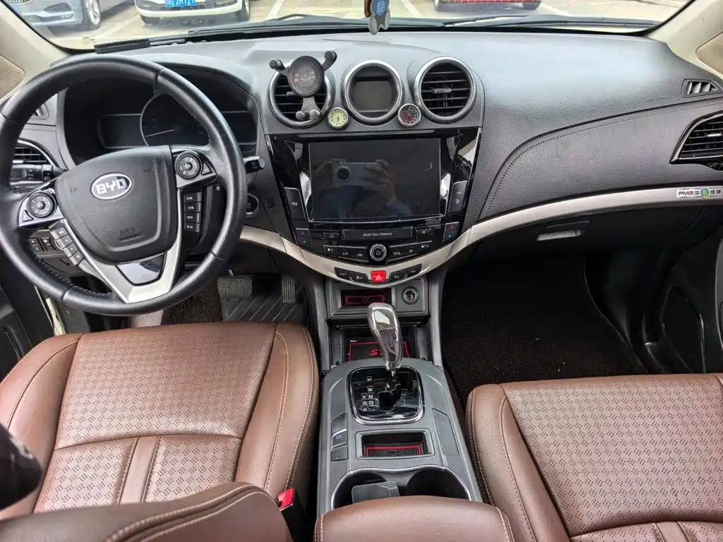 BYD S7 2015 2015 2.0T Upgrade Automatic Premium