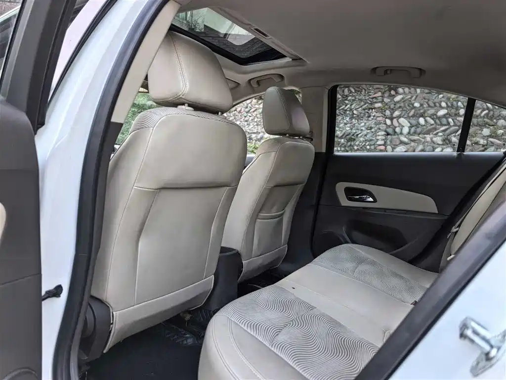 Chevrolet Cruze 2015 1.5L Classic SE AT фото 15