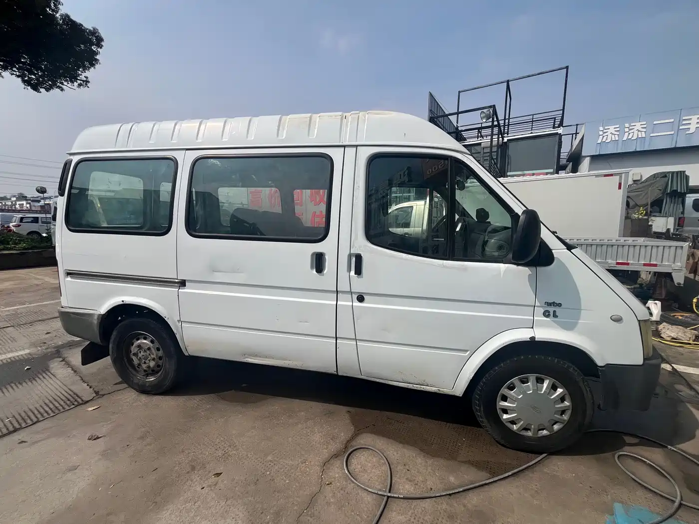 Ford Classic Transit 2015 2015 2.8T Diesel Short Wheelbase 6-Seater Mid-Roof MPV JX493ZLQ4