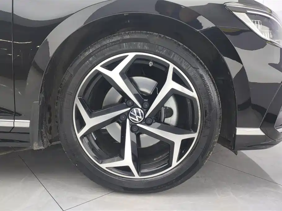 Volkswagen Magotan 2025 Popular Edition 330TSI DSG Luxury фото 6
