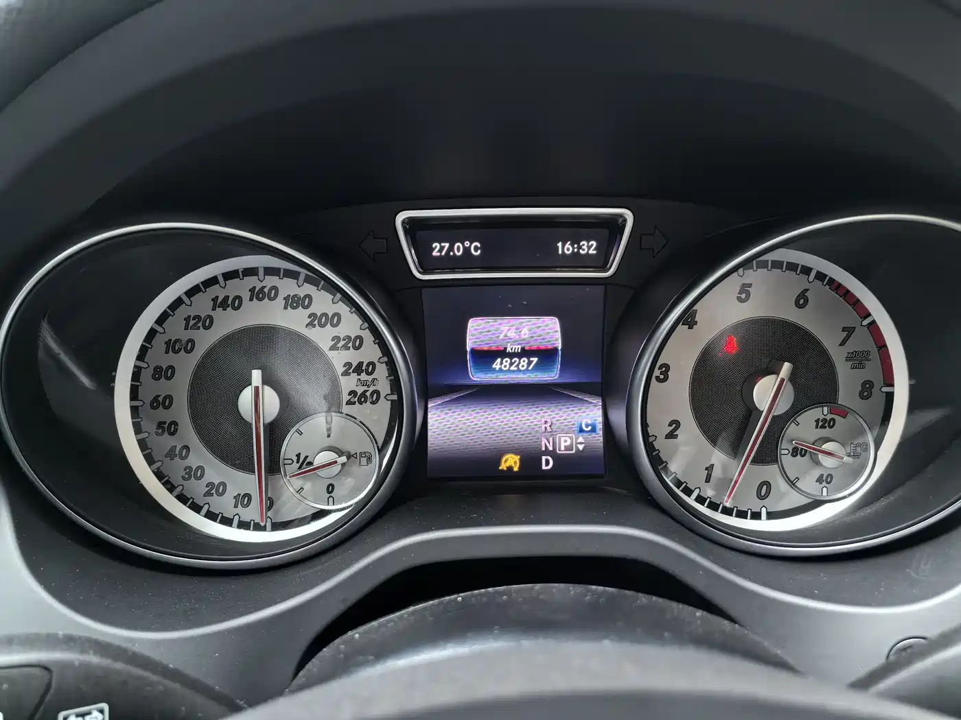 Mercedes-Benz GLA 2017 GLA 220 4MATIC Fashion фото 7