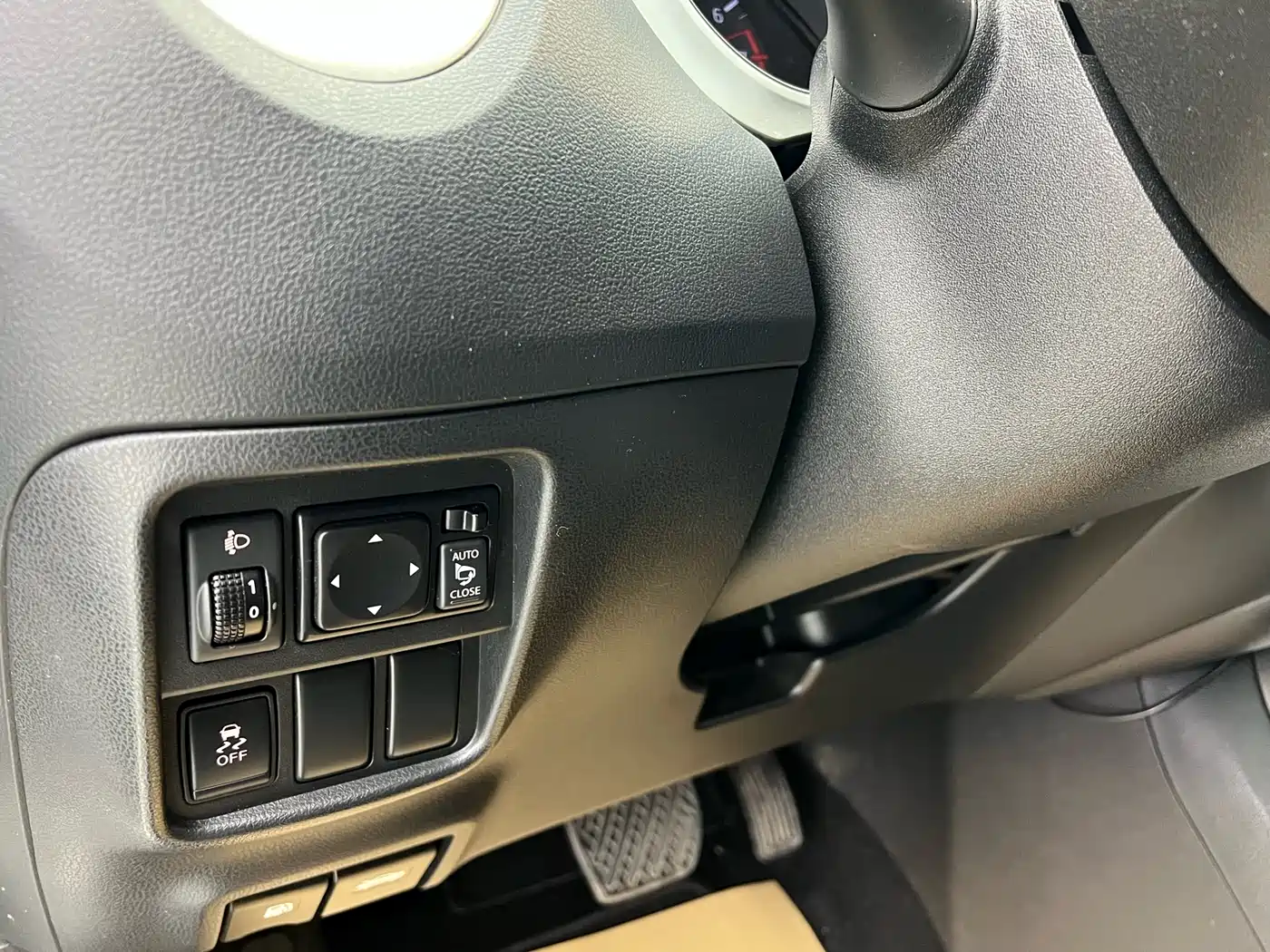 Infiniti ESQ 2016 2014 1.6L Free Edition