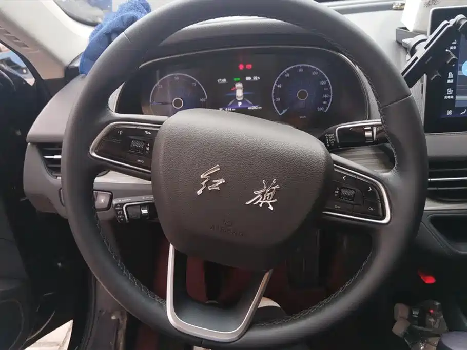 Hongqi E-QM5 2023 620km PLUS фото 15