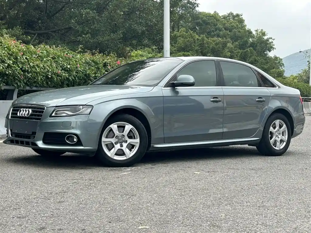 Audi A4L 2010 2.0 TFSI Technology