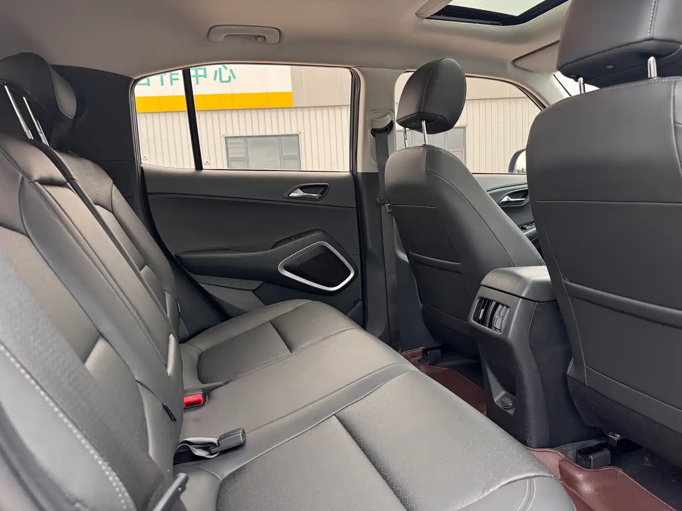 Hyundai Beijing Hyundai ix35 2018 2.0L Automatic 2WD Zhiyong·Enjoyment Edition фото 23