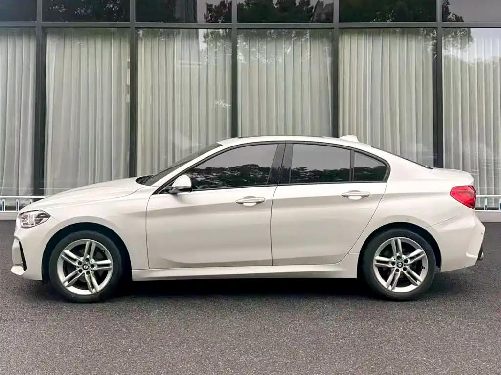 BMW 1 Series 2020 Model 120i M Sport Package фото 2