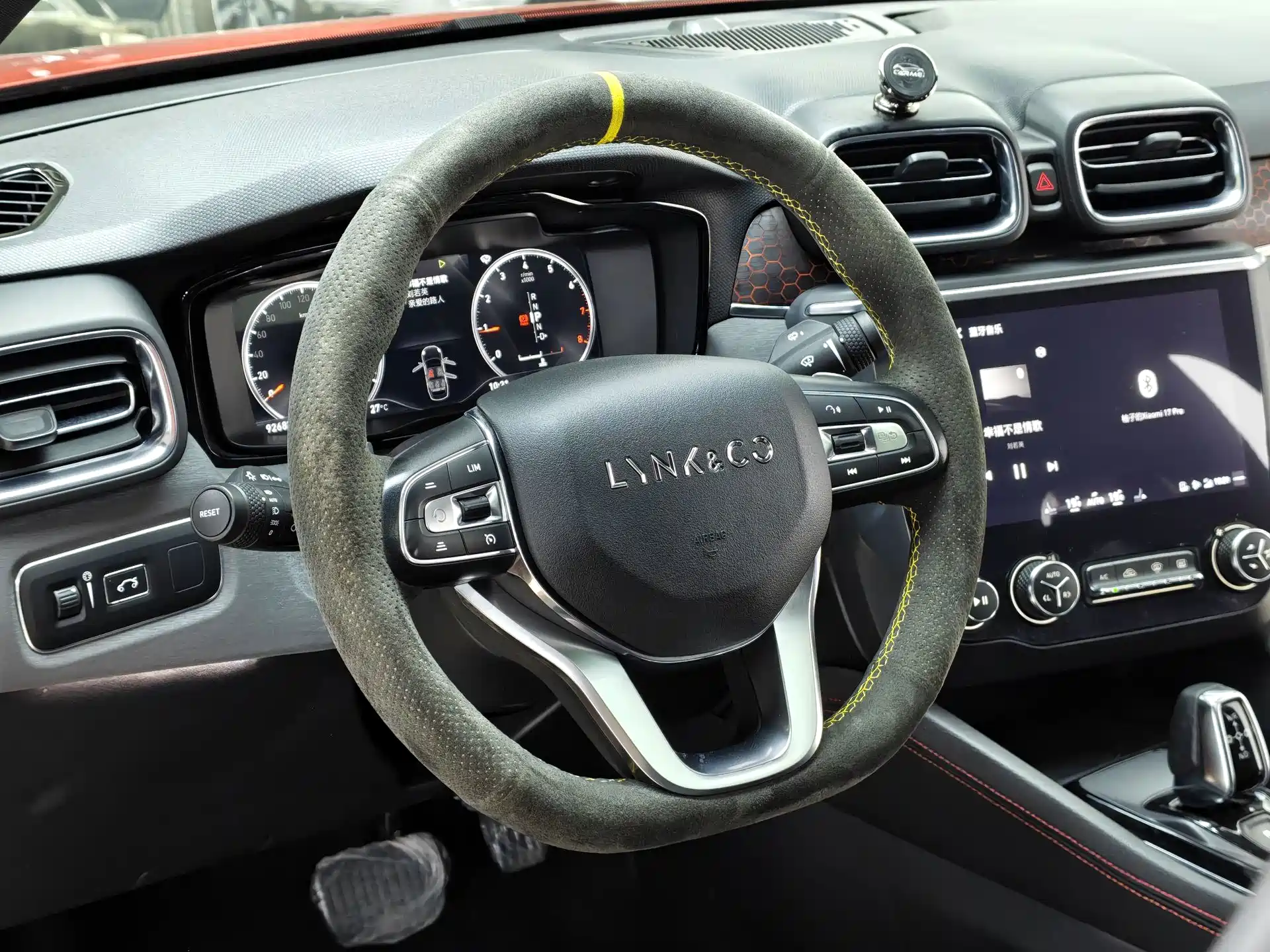 Photo 12 - Lynk & Co 03