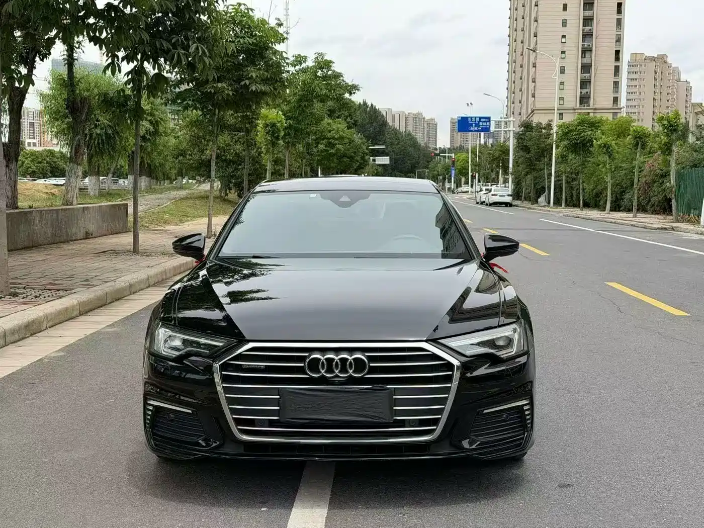 Audi A6L New Energy 2020 55 TFSI e quattro фото 2