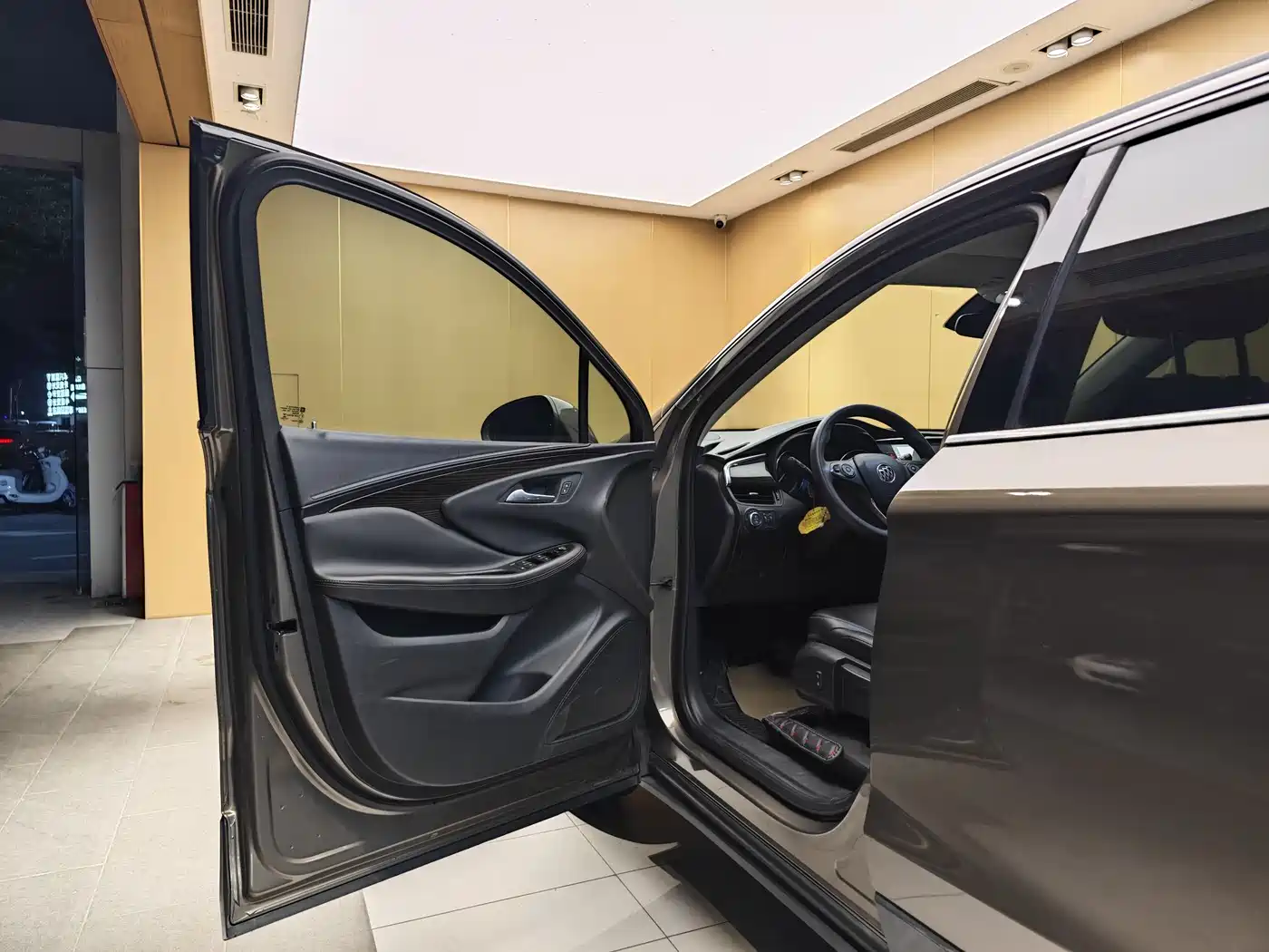 Buick Envision Plus 2018 20T 2WD Leading фото 7