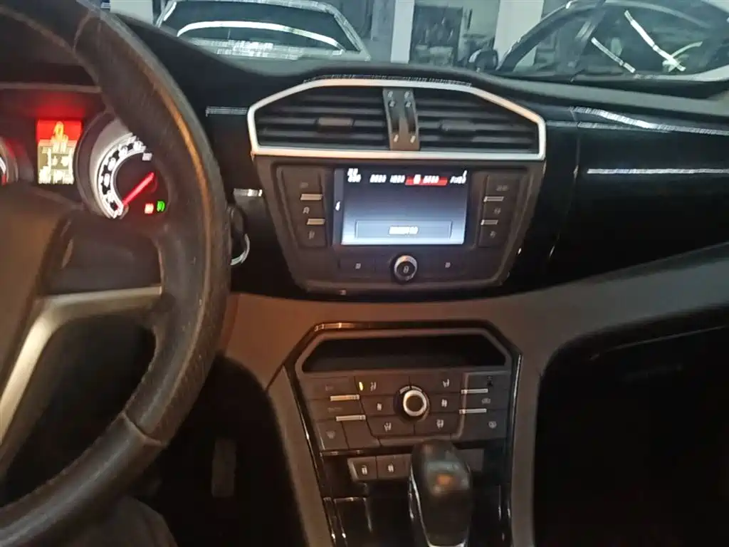 MG Roewe RX5 2016 2015 1.5TGI TST Luxury Edition