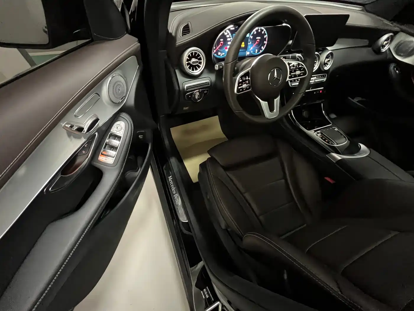 Mercedes-Benz GLC 2021 GLC 260 L 4MATIC Sporty фото 8