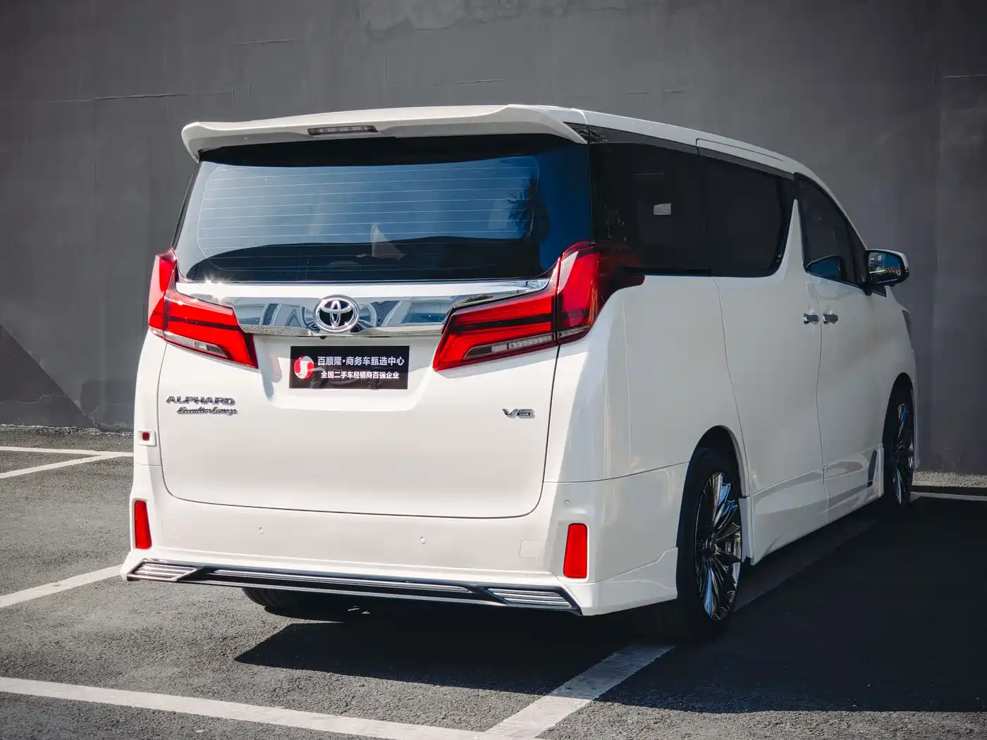 Toyota Alphard 2018 3.5L Premium фото 6