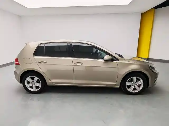 Volkswagen Golf 2015 1.6L Automatic Comfort фото 13